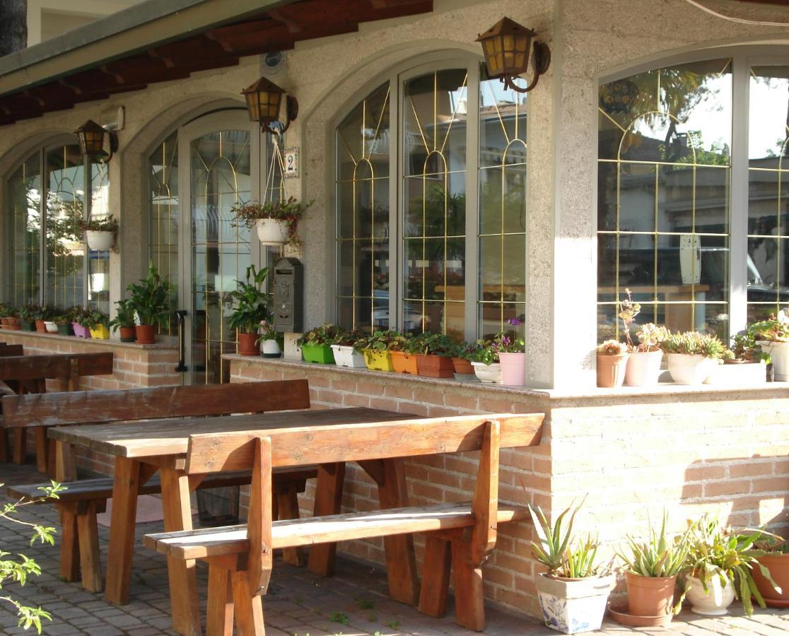 La Quercia Hotel Lignano Sabbiadoro Bagian luar foto